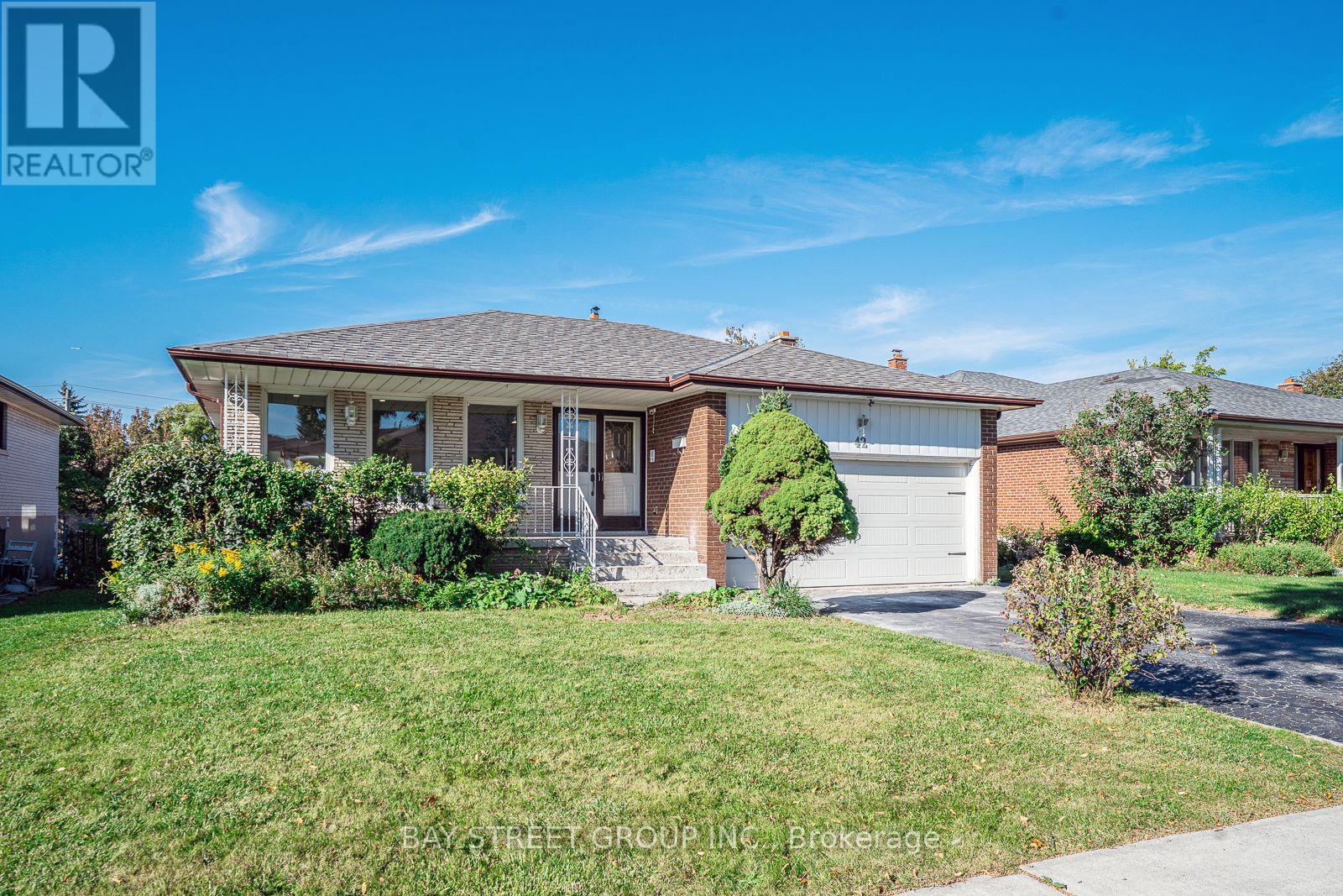 42 FAYE DRIVE - 2