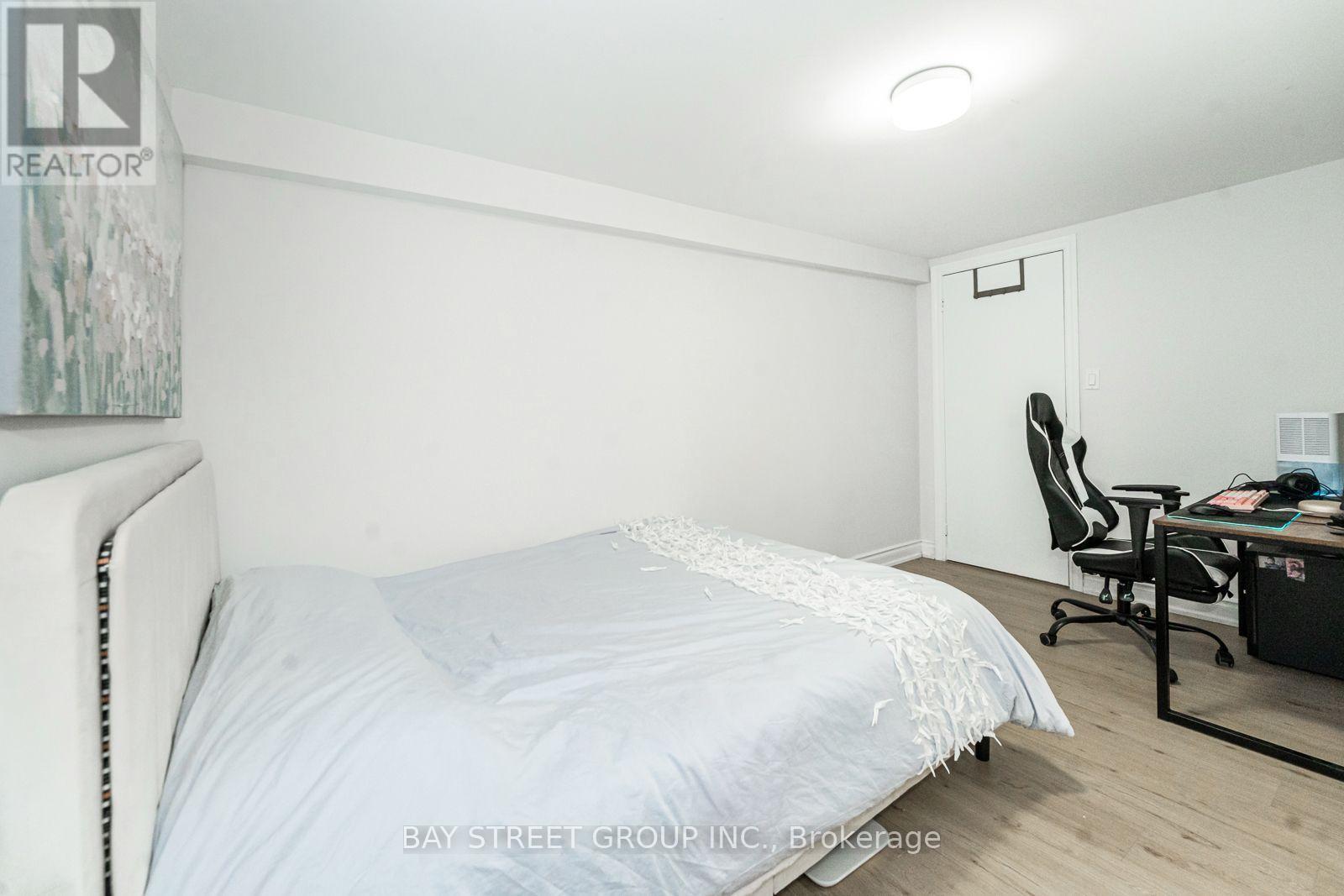 42 FAYE DRIVE - 29