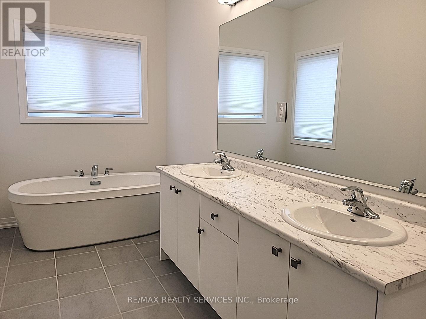 225 Coronation Road, Whitby, ON photo 18