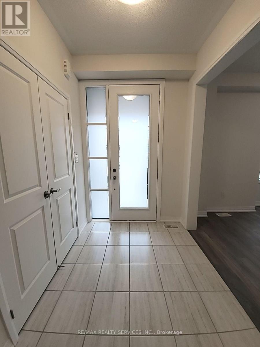225 Coronation Road, Whitby, ON photo 3
