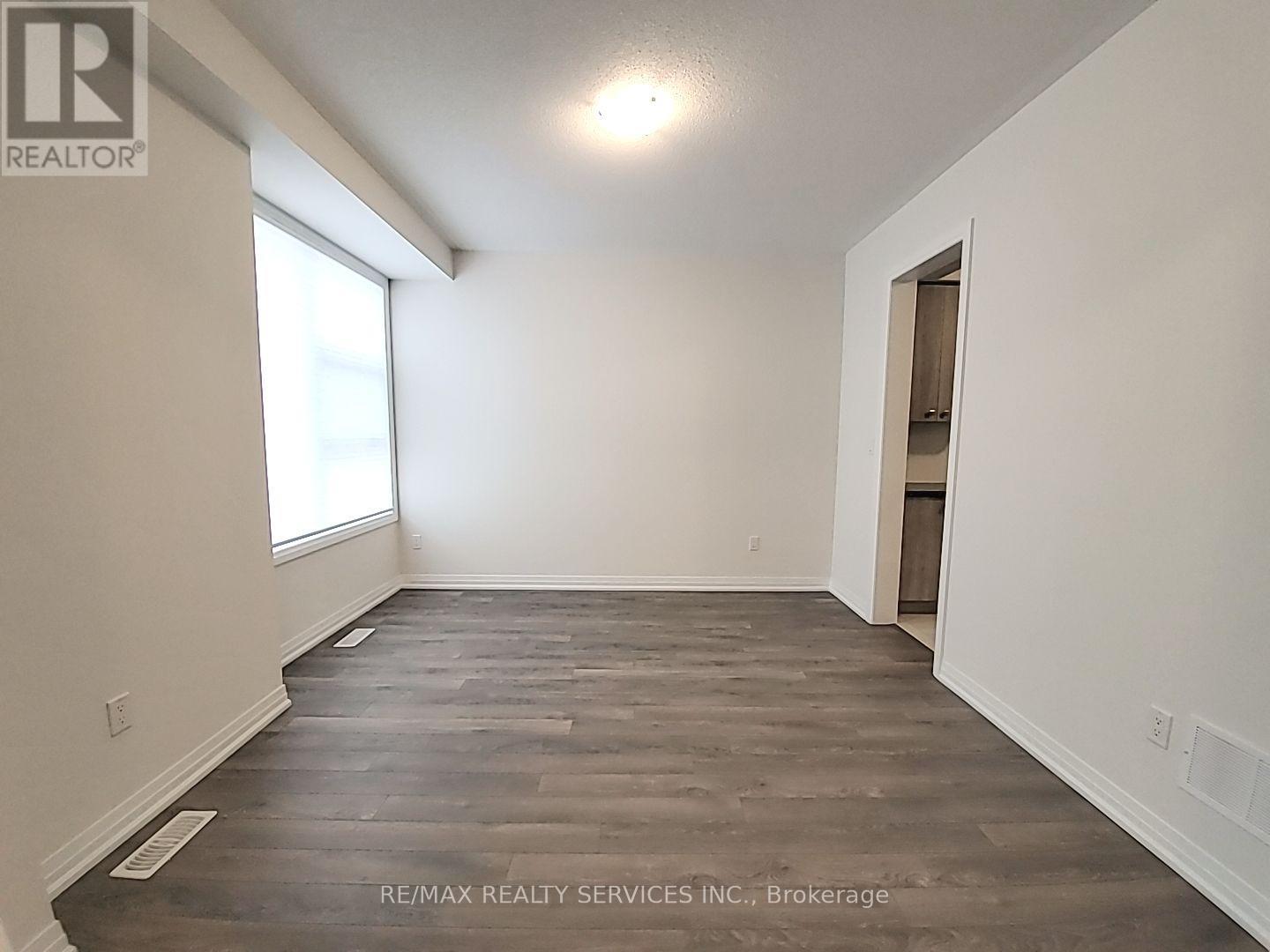 225 Coronation Road, Whitby, ON photo 4
