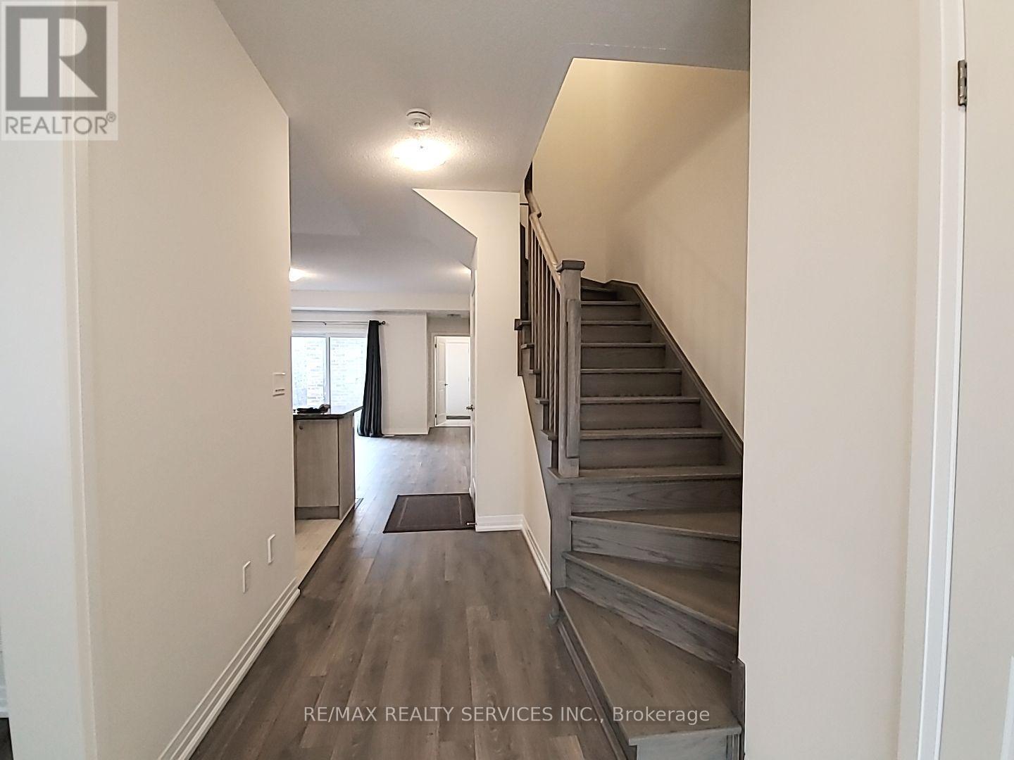 225 Coronation Road, Whitby, ON photo 5