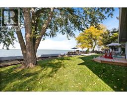 Foyer - 621 Ross Beach Road, Lakeshore, ON N8L1J7 Photo 7