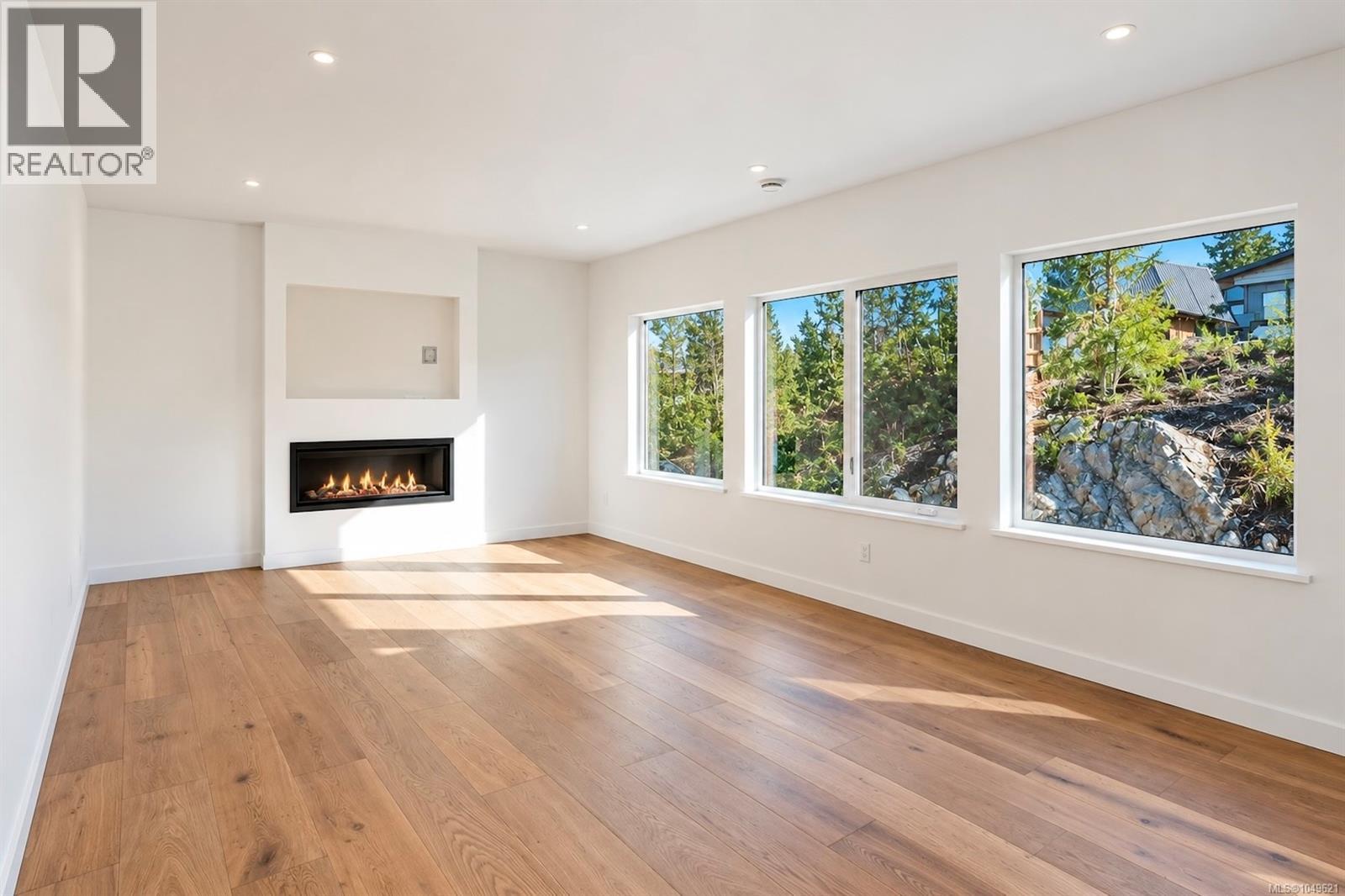 535 Gibson St - 7
