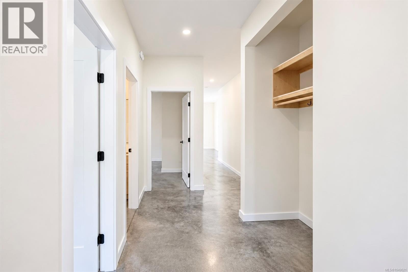 535 Gibson St - 24