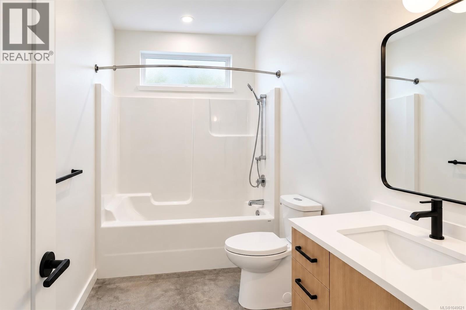 535 Gibson St, Tofino - Image 1
