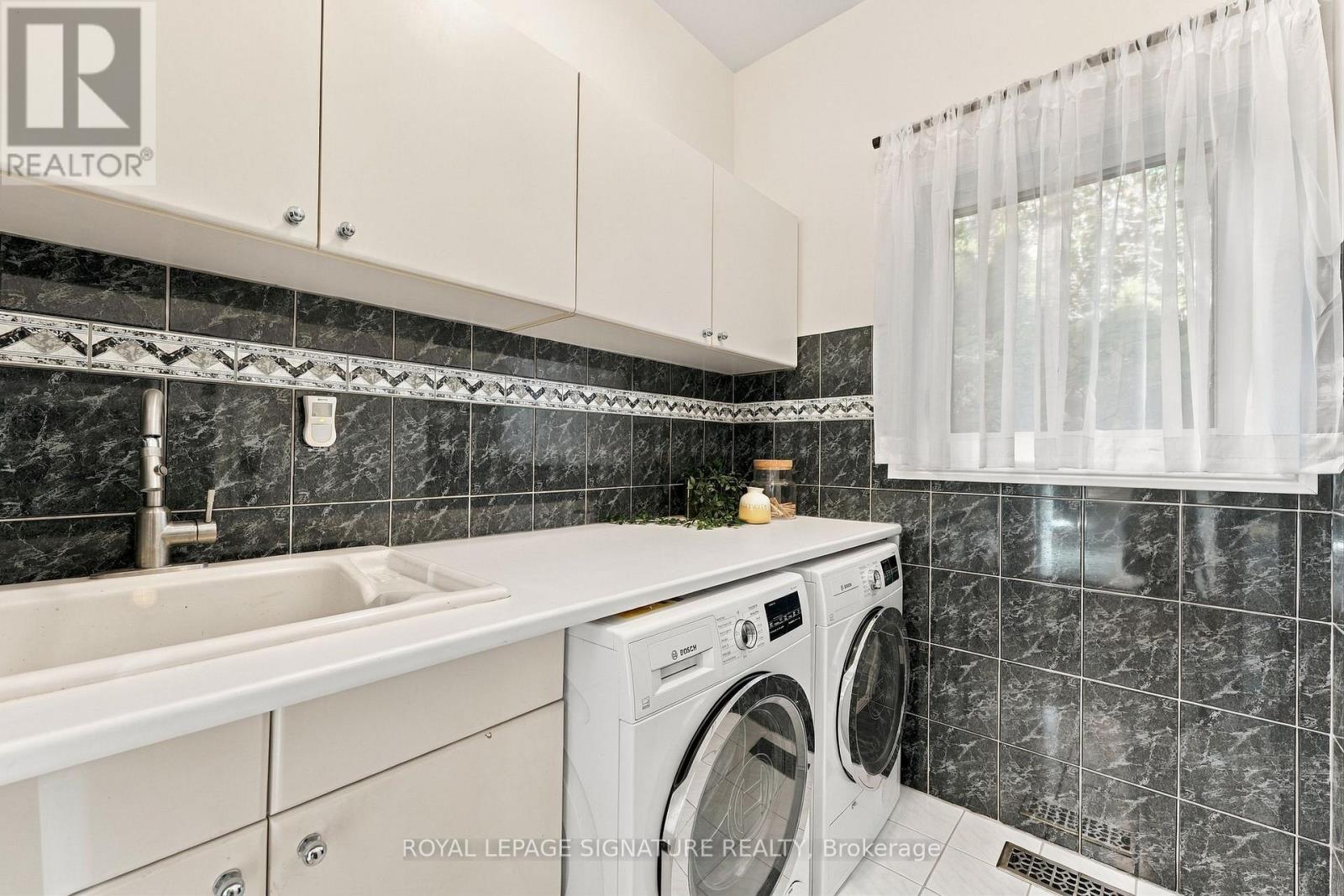 408 McCaffrey Road, Newmarket, ON photo 22