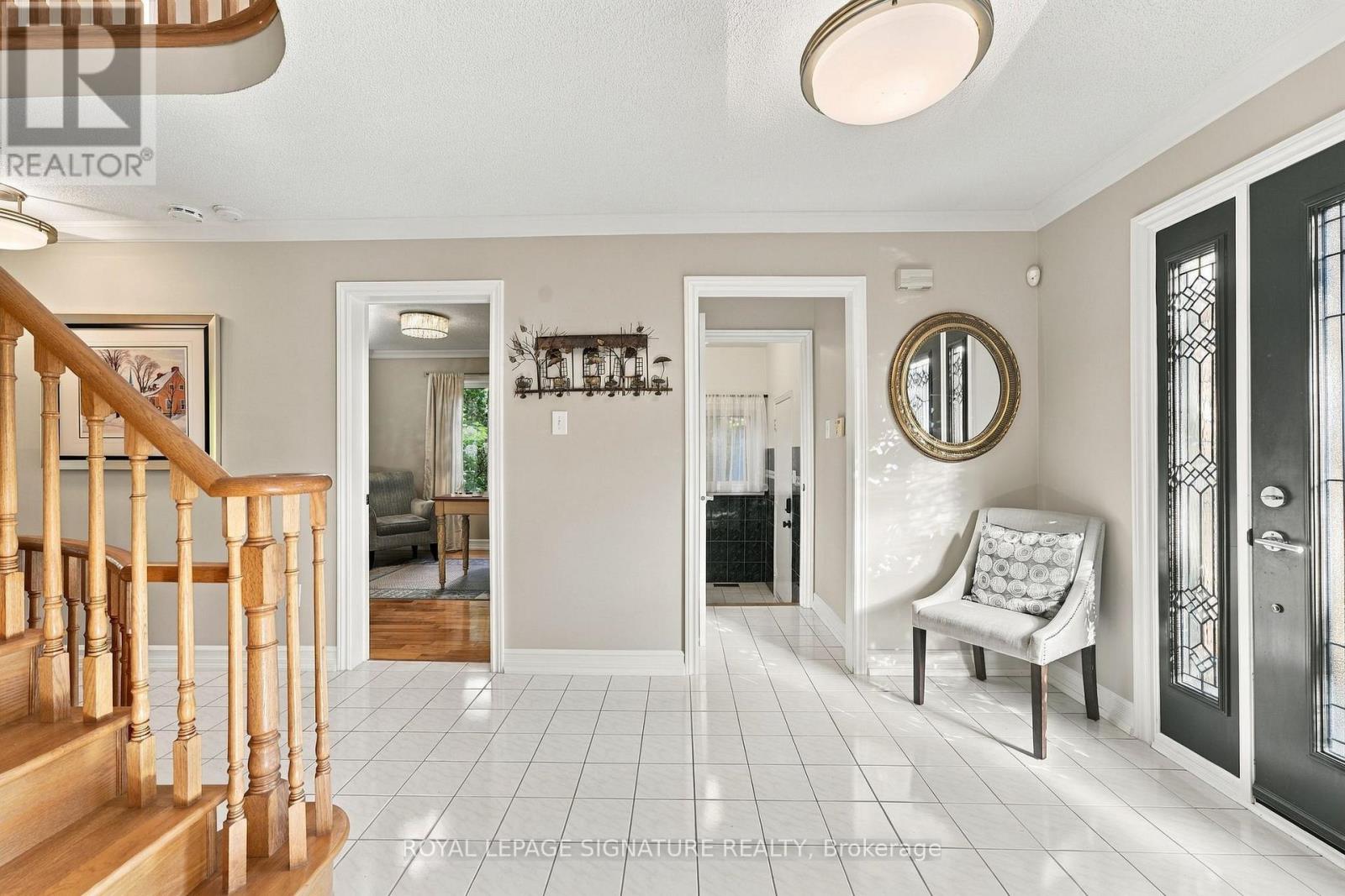 408 McCaffrey Road, Newmarket, ON photo 5