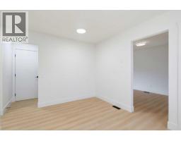 724 55 Street SE - photo 11