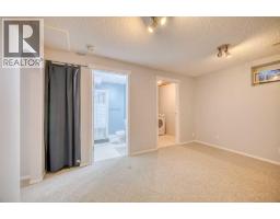 81 Prestwick Avenue SE - photo 32