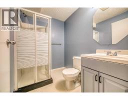 81 Prestwick Avenue SE - photo 33