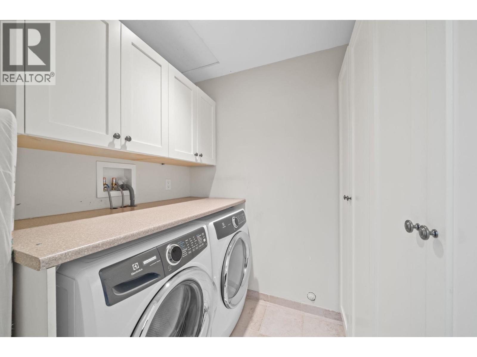 2896 W 38TH AVENUE, Vancouver - Image 1