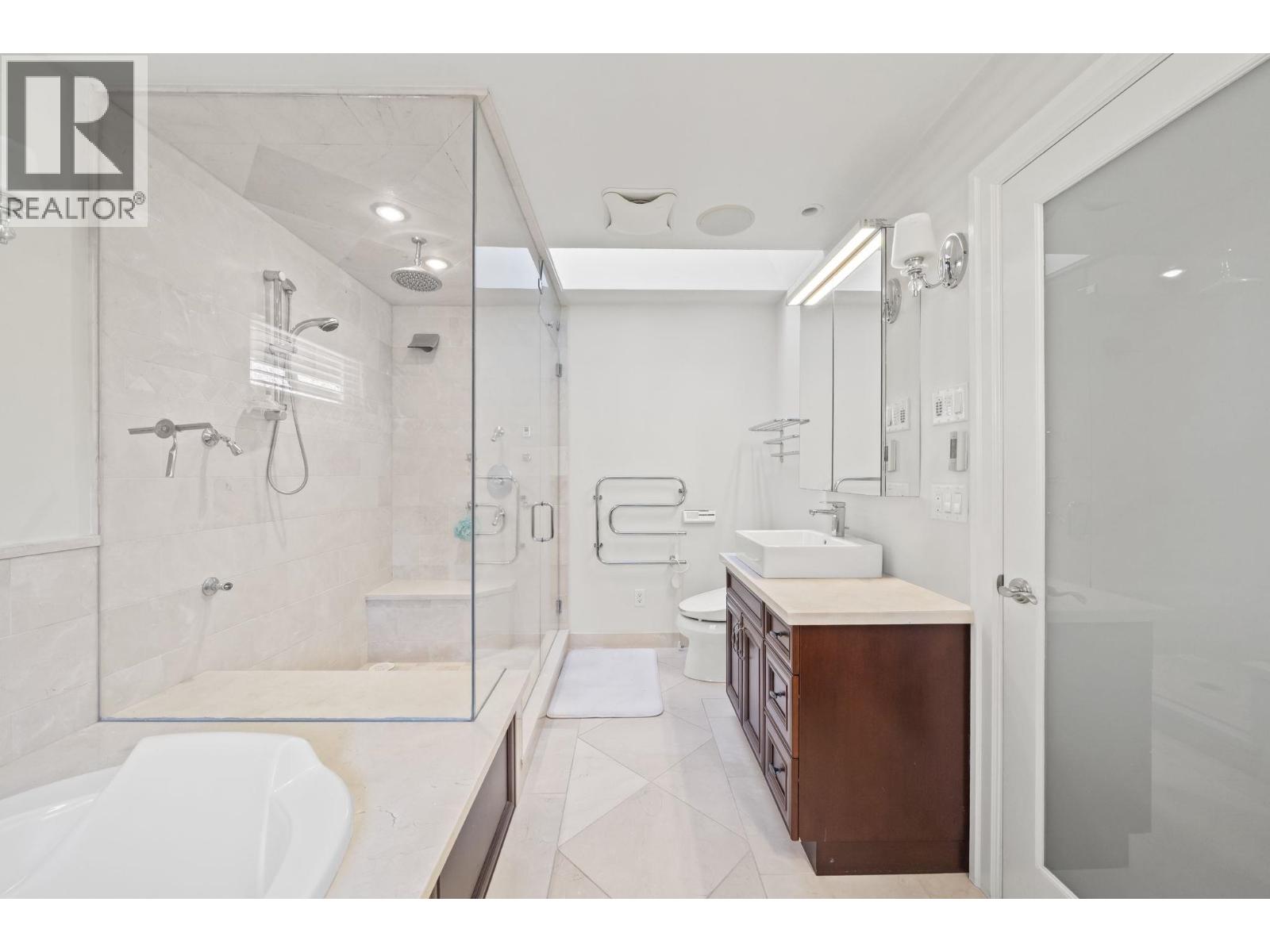 2896 W 38TH AVENUE, Vancouver - Image 1