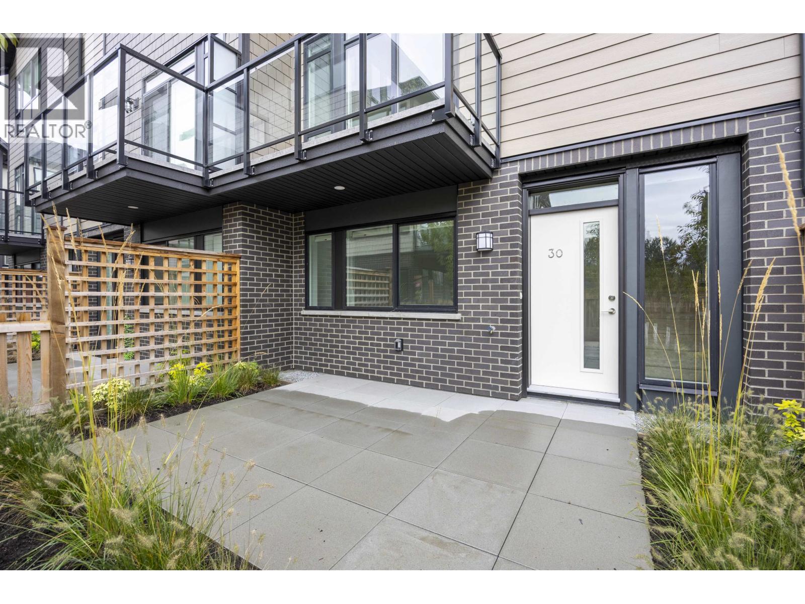 Photo of 30 4337 BOUNDARY ROAD 36