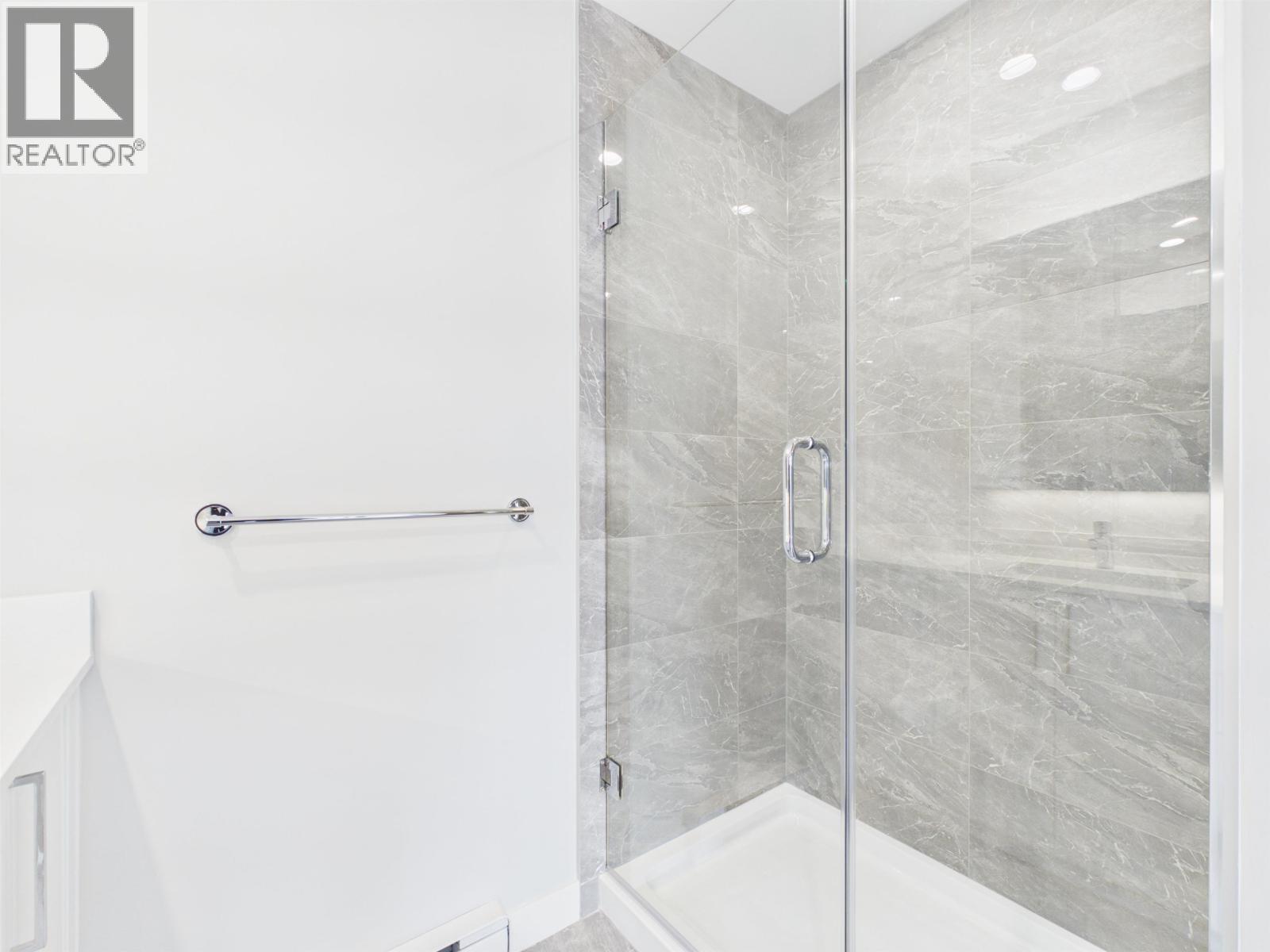 Photo of 16 4337 BOUNDARY ROAD 31