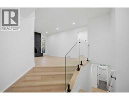 460 Queensland Place SE - photo 31