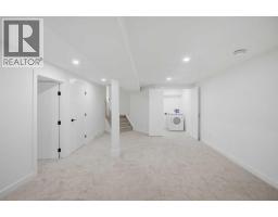 460 Queensland Place SE - photo 39