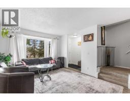 109 Falshire Terrace Ne, Calgary, AB T2G5K9 Photo 9
