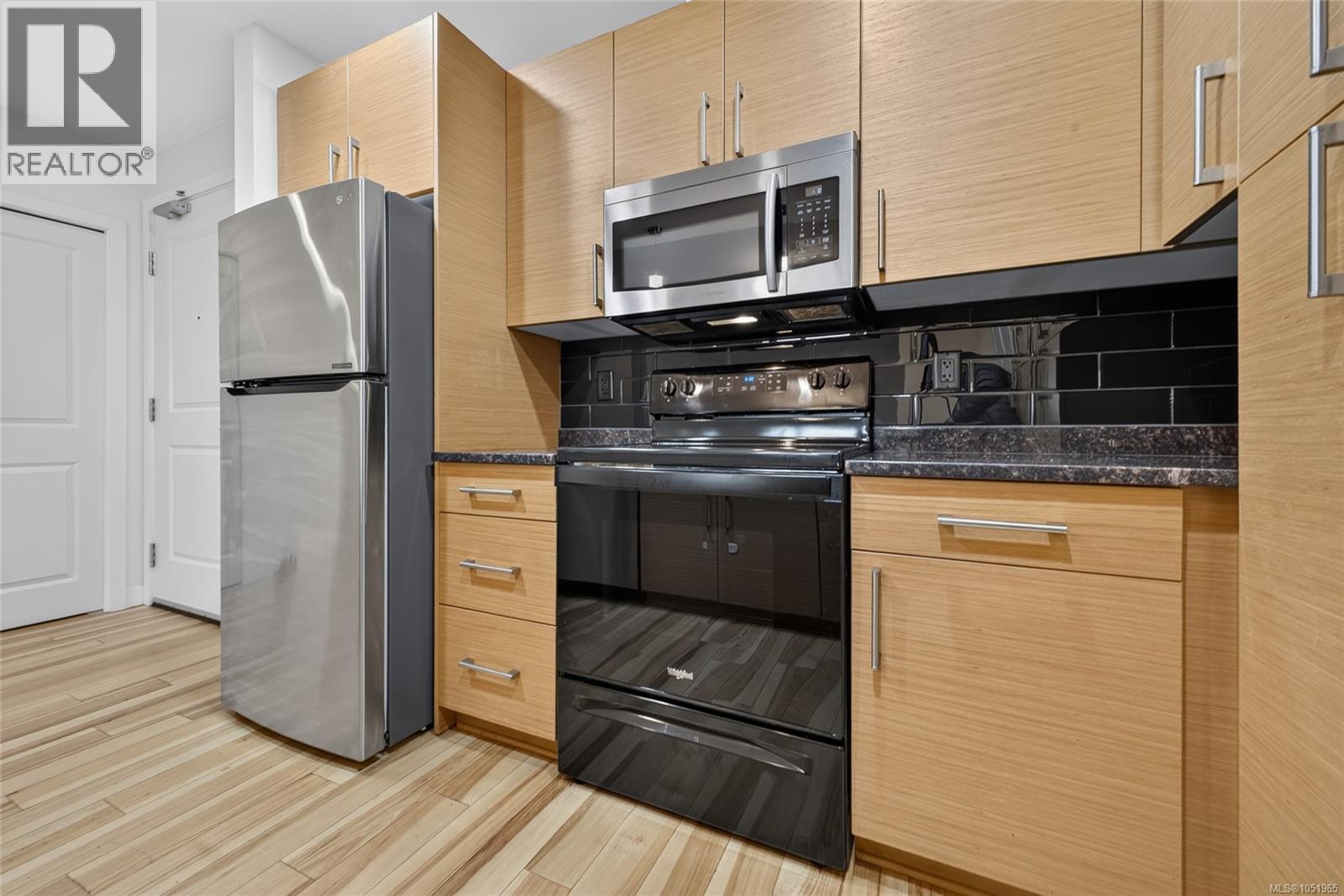 306 4394 West Saanich Rd, Saanich - Image 1