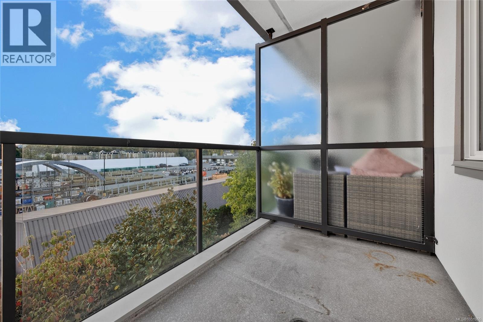 306 4394 West Saanich Rd, Saanich - Image 1
