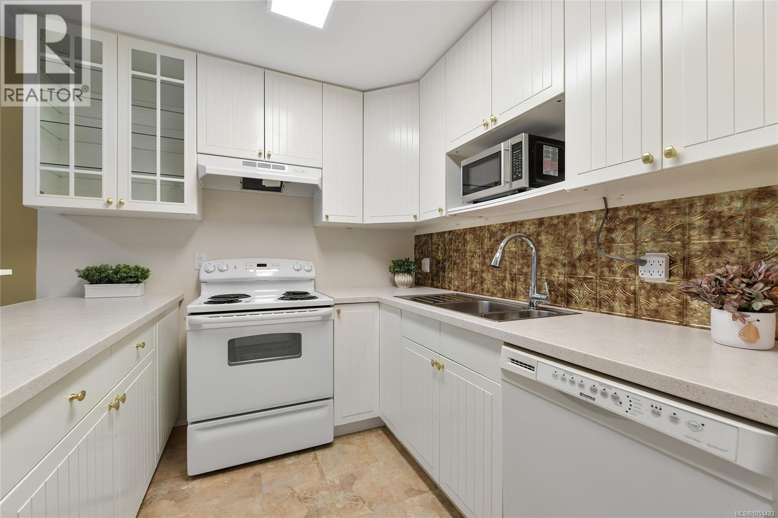 2310 Fernwood Rd - 13