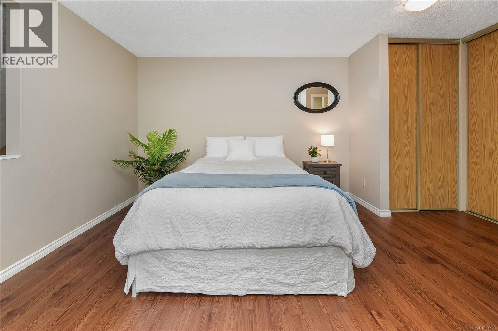 2310 Fernwood Rd, Victoria - Image 1