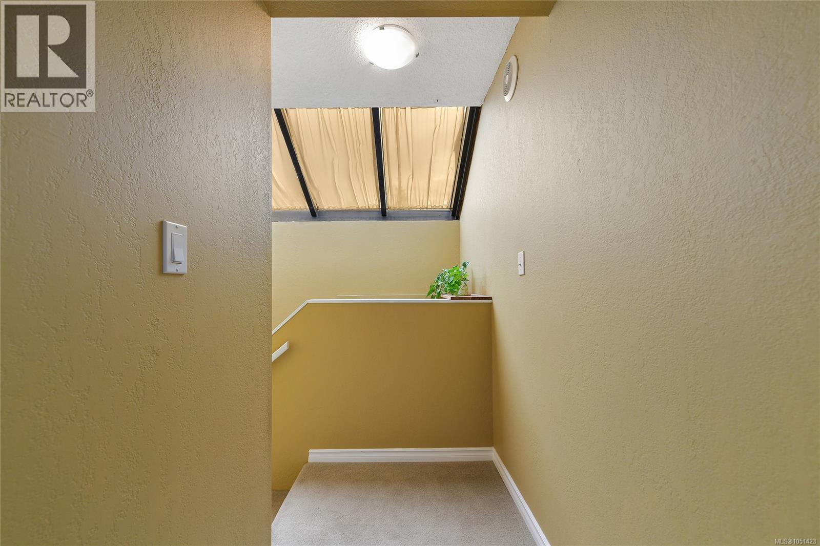 2310 Fernwood Rd, Victoria - Image 1