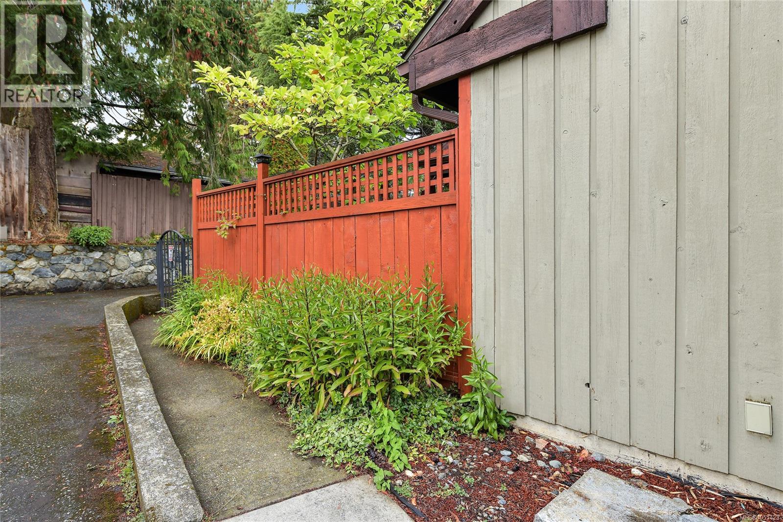 2310 Fernwood Rd - 35