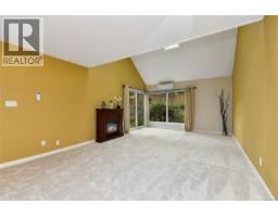 2310 Fernwood Rd, Victoria, BC V8T2Z5 Photo 12