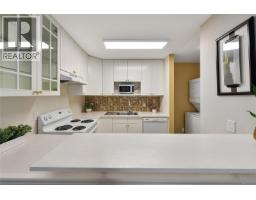 2310 Fernwood Rd, Victoria, BC V8T2Z5 Photo 15