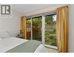 2310 Fernwood Rd, Victoria, BC V8T2Z5 Photo 17