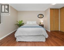 2310 Fernwood Rd, Victoria, BC V8T2Z5 Photo 21
