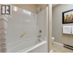 2310 Fernwood Rd, Victoria, BC V8T2Z5 Photo 23