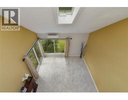 2310 Fernwood Rd, Victoria, BC V8T2Z5 Photo 24