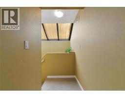 2310 Fernwood Rd, Victoria, BC V8T2Z5 Photo 28