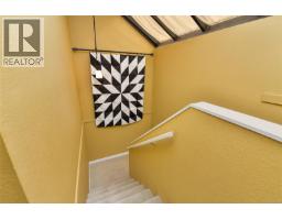 2310 Fernwood Rd, Victoria, BC V8T2Z5 Photo 29