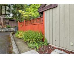 2310 Fernwood Rd, Victoria, BC V8T2Z5 Photo 35