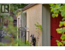 2310 Fernwood Rd, Victoria, BC V8T2Z5 Photo 36