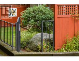 2310 Fernwood Rd, Victoria, BC V8T2Z5 Photo 37
