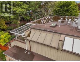 2310 Fernwood Rd, Victoria, BC V8T2Z5 Photo 40