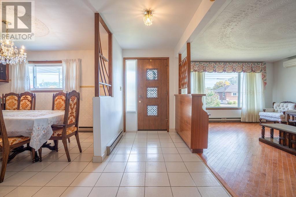 285 Spadina Ave — photo 14