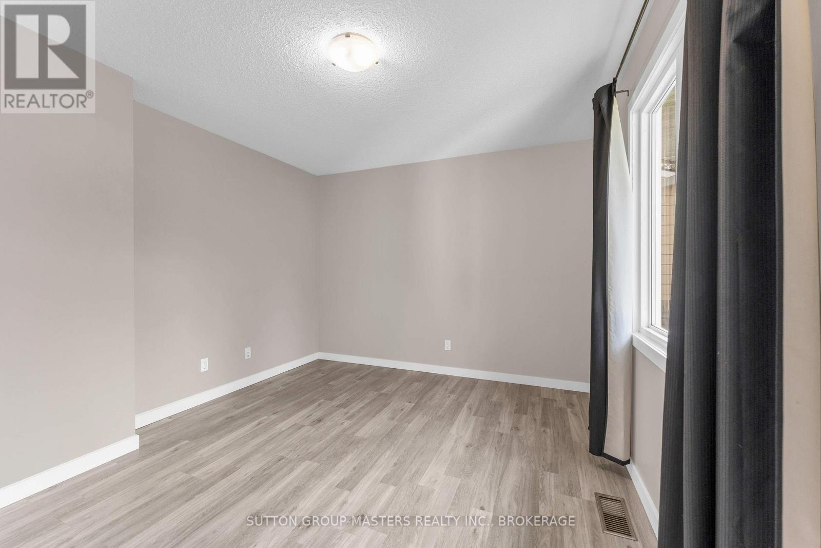 863 PEMBRIDGE CRESCENT - 24