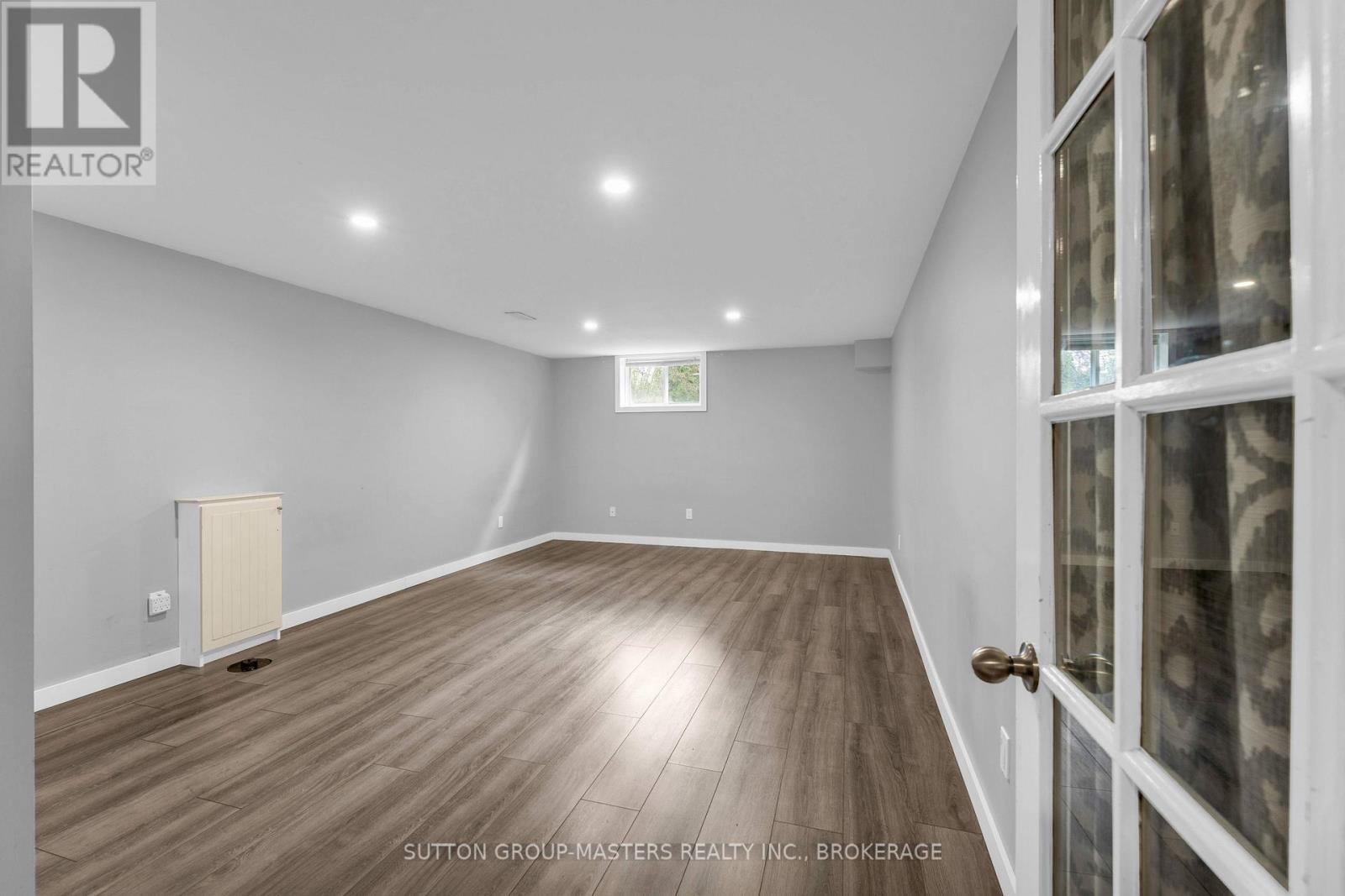 863 PEMBRIDGE CRESCENT - 32