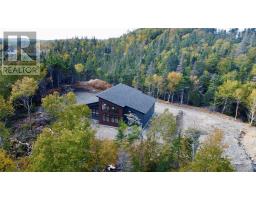 8 Lakeside Drive