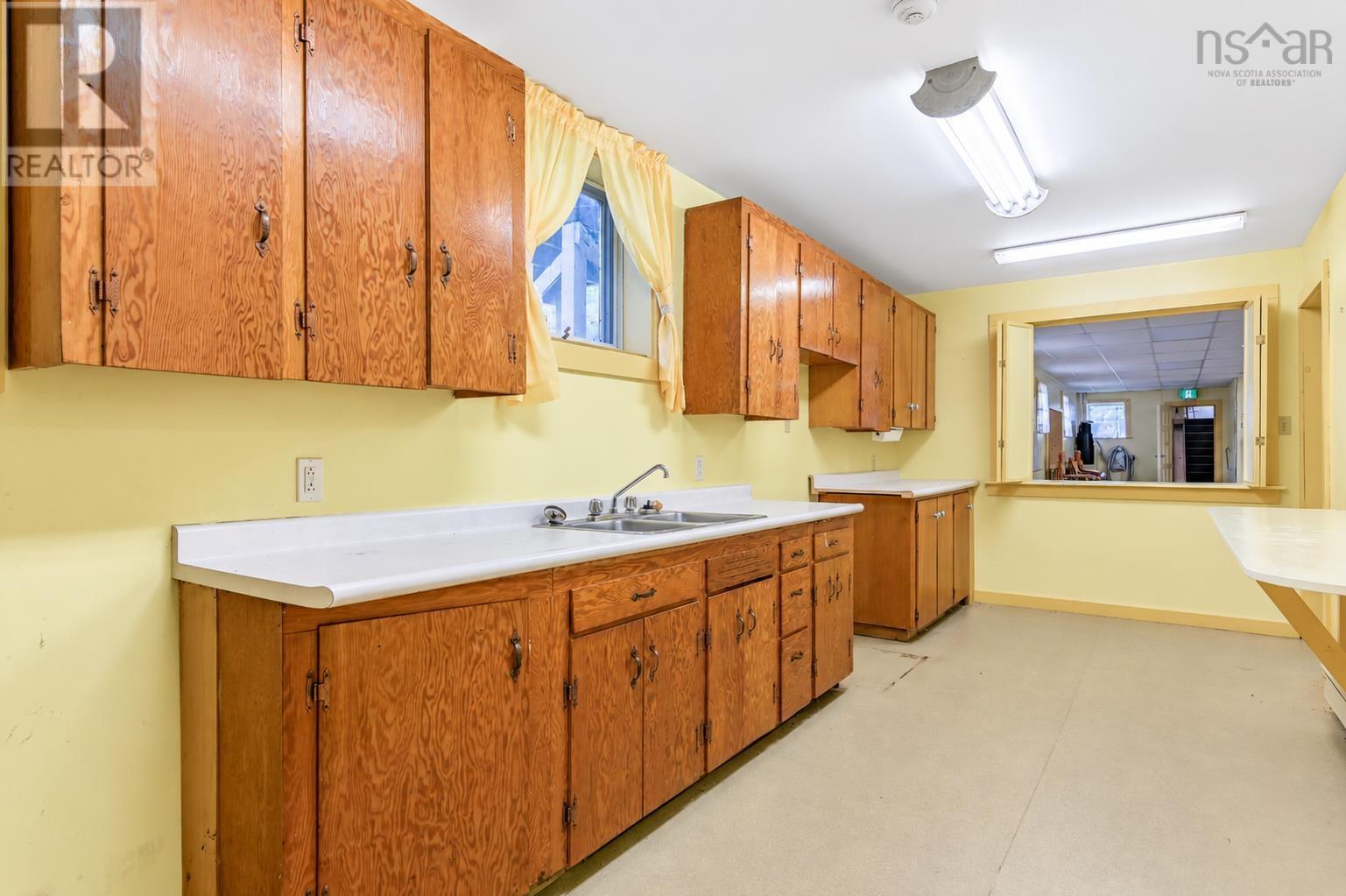 Property 33 of 47 of 93 South Street
