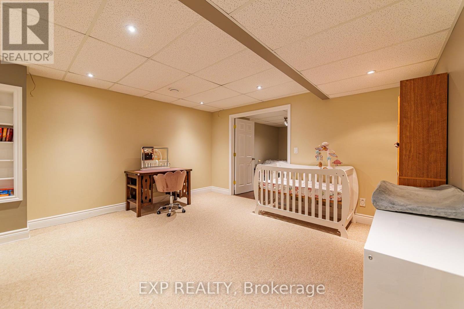 1496 QUEENSDALE AVENUE - Image 21