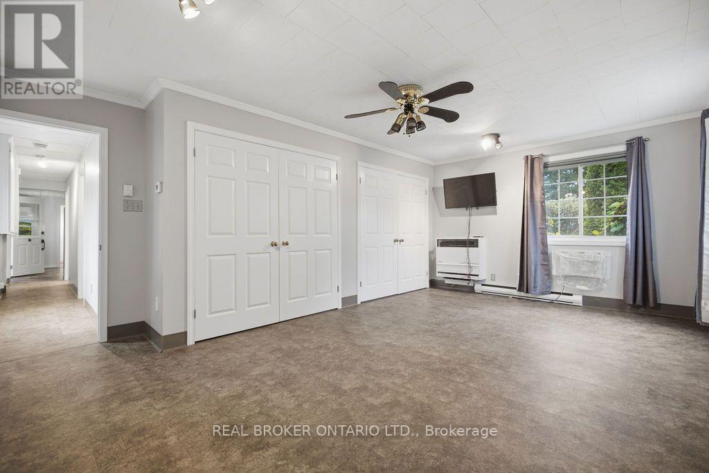 800 Pinegrove Crescent — photo 14