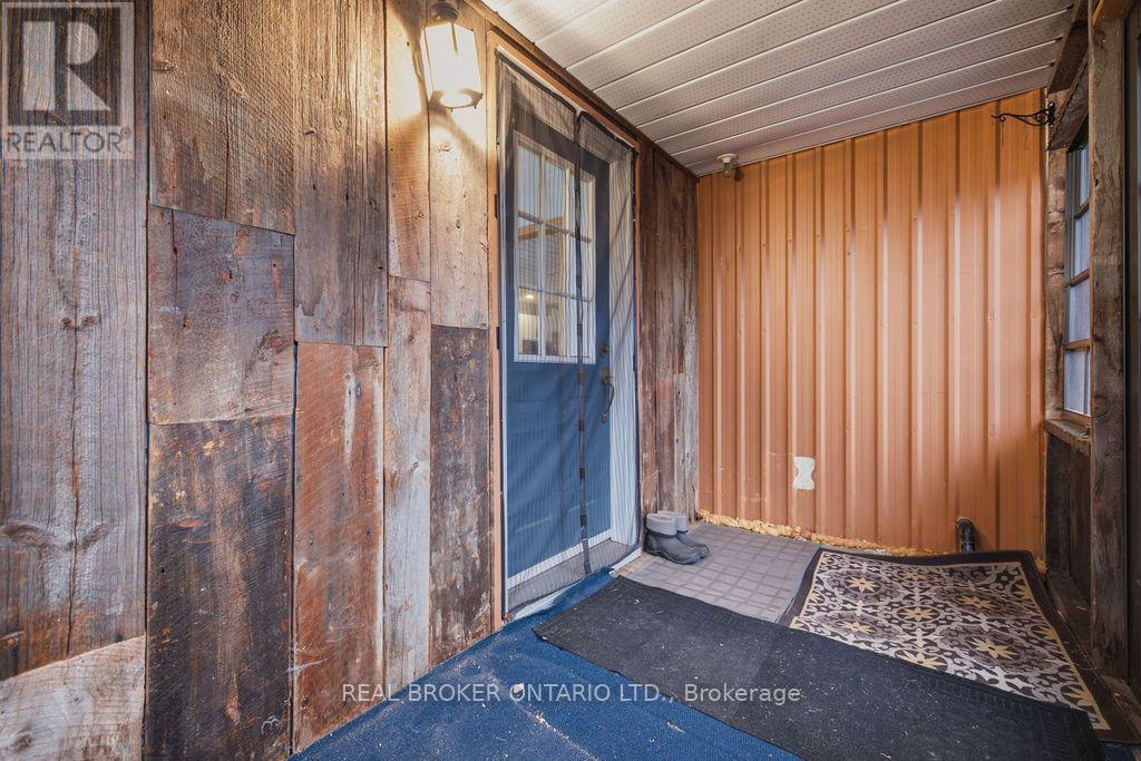 800 Pinegrove Crescent — photo 27