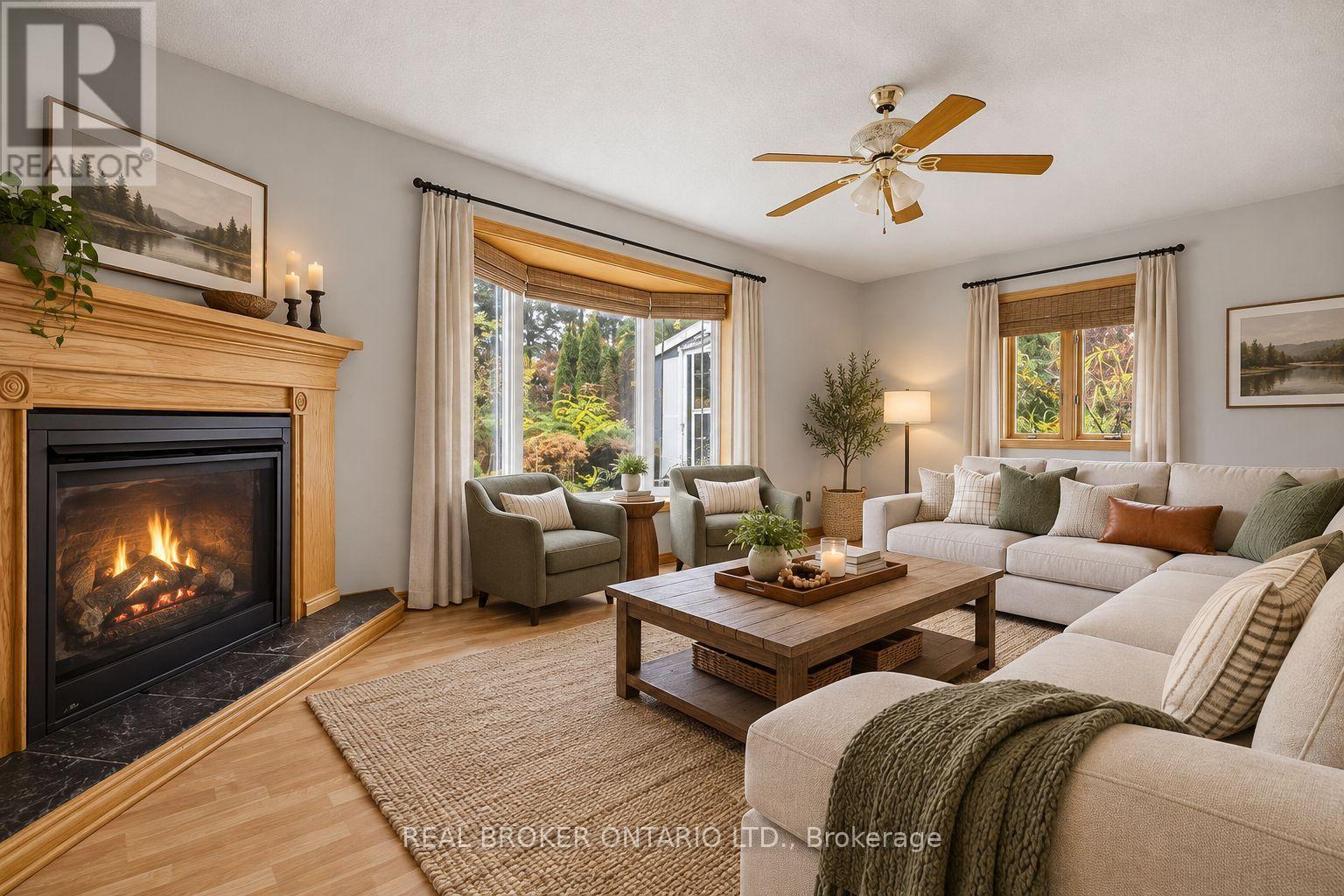800 PINEGROVE CRESCENT - 9