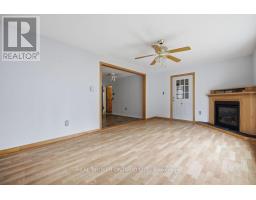 Laundry room - 800 Pinegrove Crescent, Petawawa, ON K8A7E5 Photo 12